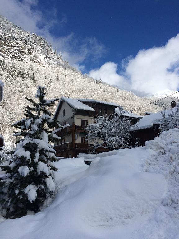 Chambre D'Hote La Tour Du Merle Le Villard  Exterior photo