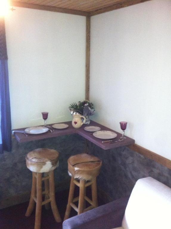 Chambre D'Hote La Tour Du Merle Le Villard  Room photo